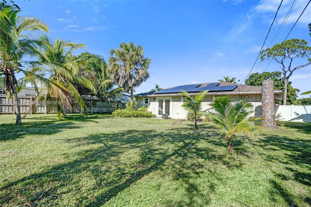 For Sale: $525,000 (3 beds, 2 baths, 1466 Square Feet)