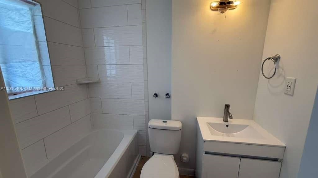 For Rent: $3,200 (3 beds, 3 baths, 3253 Square Feet)