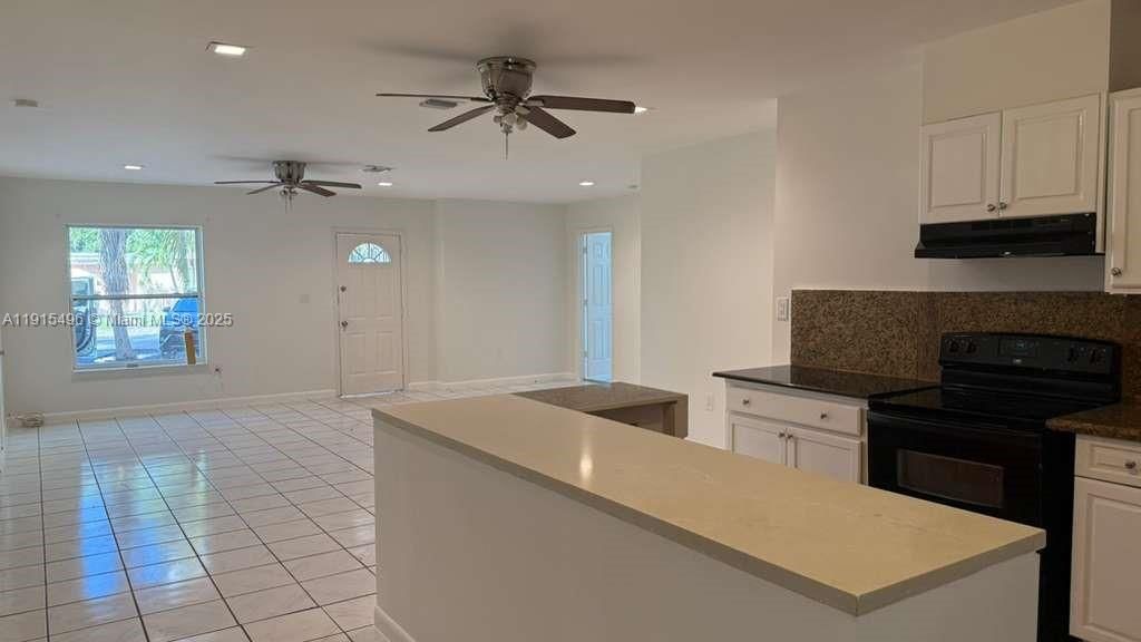 For Rent: $3,200 (3 beds, 3 baths, 3253 Square Feet)