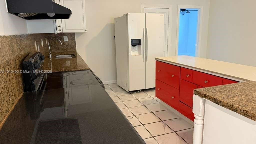 For Rent: $3,200 (3 beds, 3 baths, 3253 Square Feet)