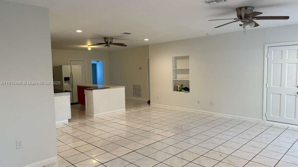 For Rent: $3,200 (3 beds, 3 baths, 3253 Square Feet)