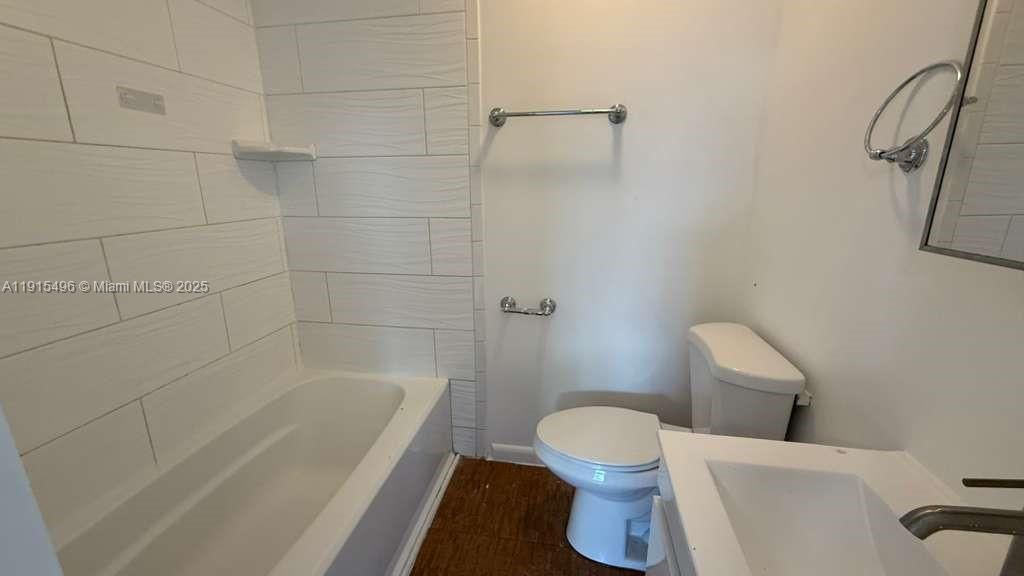 For Rent: $3,200 (3 beds, 3 baths, 3253 Square Feet)