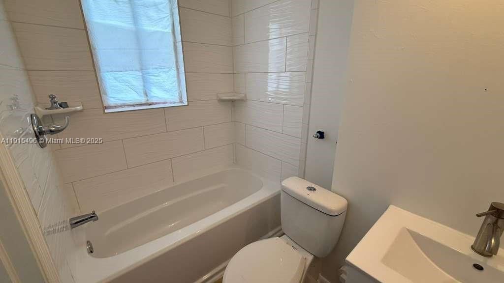 For Rent: $3,200 (3 beds, 3 baths, 3253 Square Feet)