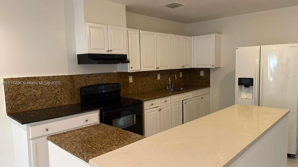 For Rent: $3,200 (3 beds, 3 baths, 3253 Square Feet)