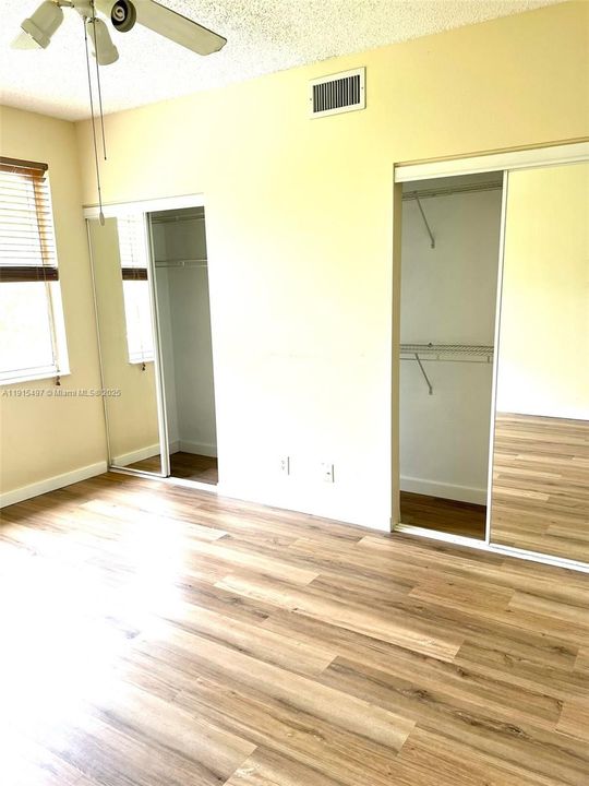 En Venta: $329,500 (2 camas, 2 baños, 1110 Pies cuadrados)