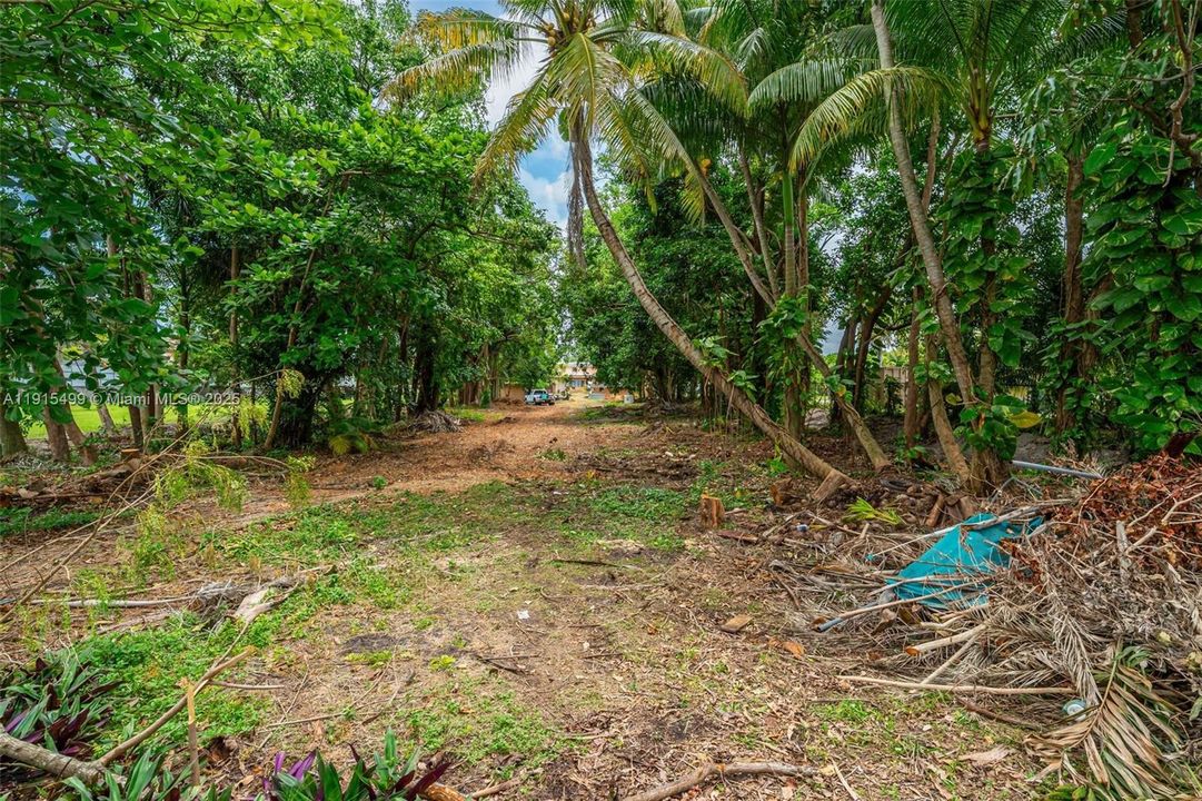 For Sale: $1,195,000 (5 beds, 2 baths, 4346 Square Feet)