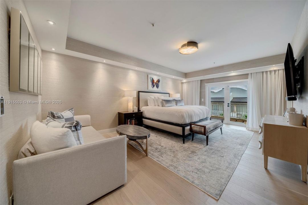 На продажу: $2,550,000 (3 спален, 3 ванн, 2640 Квадратных фут)