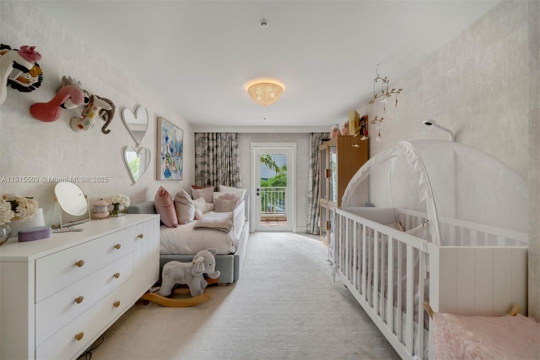 На продажу: $2,550,000 (3 спален, 3 ванн, 2640 Квадратных фут)