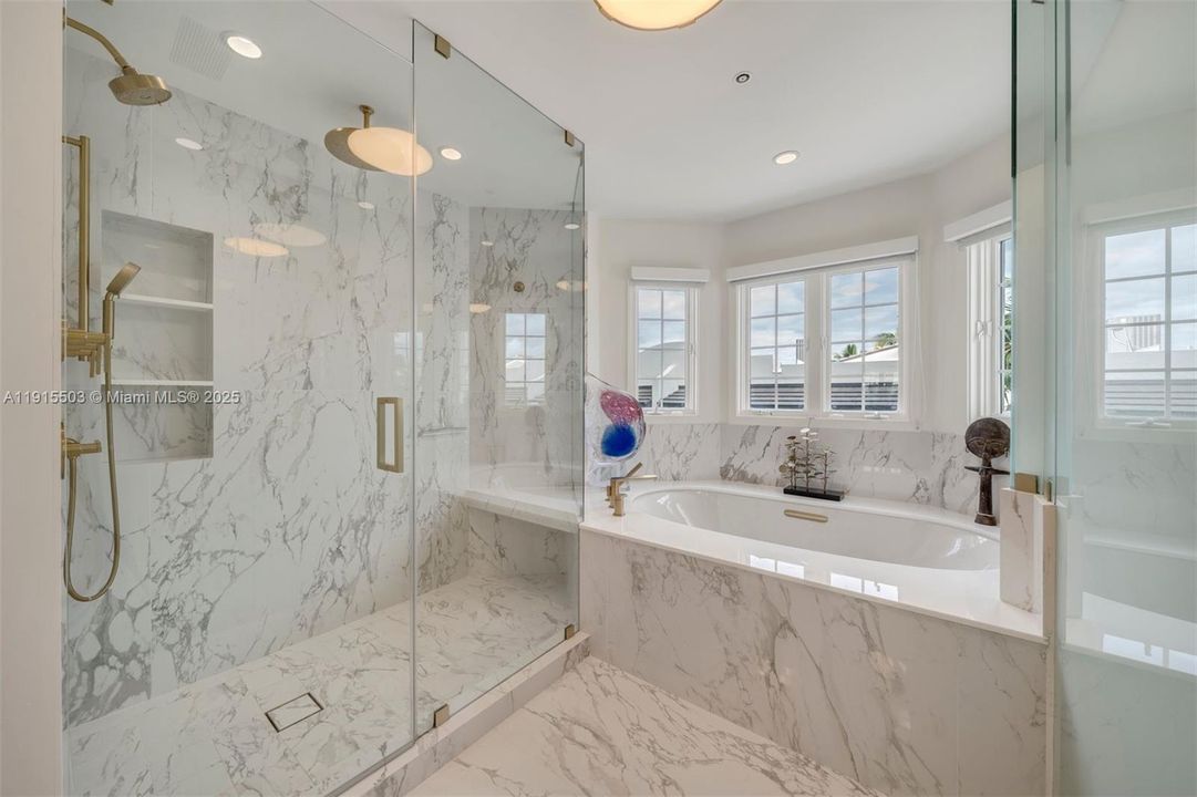 На продажу: $2,550,000 (3 спален, 3 ванн, 2640 Квадратных фут)