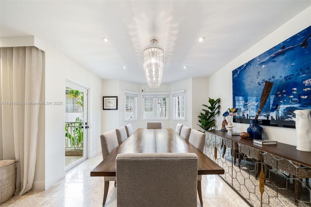 На продажу: $2,550,000 (3 спален, 3 ванн, 2640 Квадратных фут)