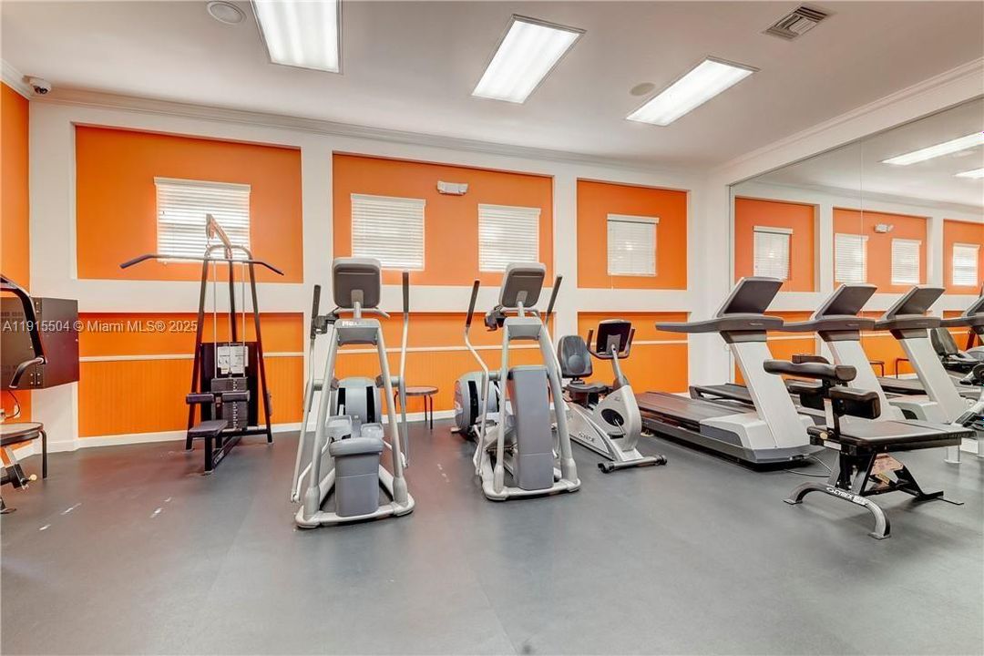 出租: $1,800 (1 贝兹, 1 浴室, 846 平方英尺)