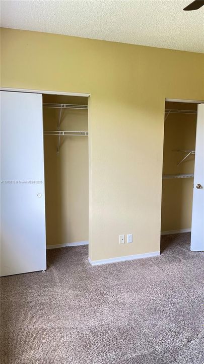 合同活跃: $2,200 (2 贝兹, 1 浴室, 945 平方英尺)