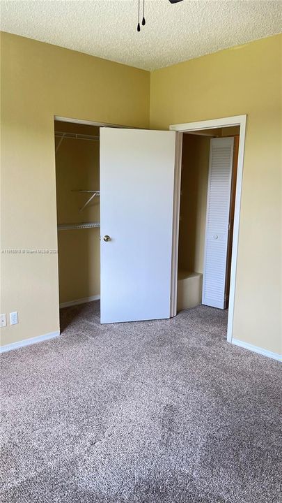 合同活跃: $2,200 (2 贝兹, 1 浴室, 945 平方英尺)