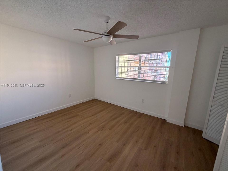 В аренду: $2,050 (2 спален, 2 ванн, 870 Квадратных фут)