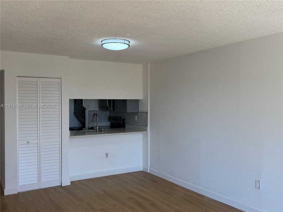 В аренду: $2,050 (2 спален, 2 ванн, 870 Квадратных фут)