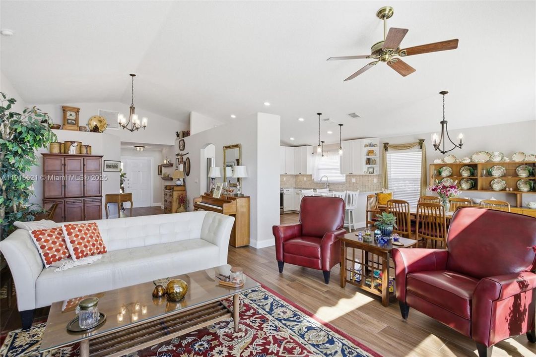 待售: $795,000 (3 贝兹, 2 浴室, 1648 平方英尺)