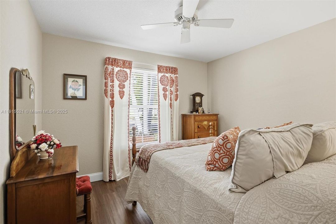 待售: $795,000 (3 贝兹, 2 浴室, 1648 平方英尺)