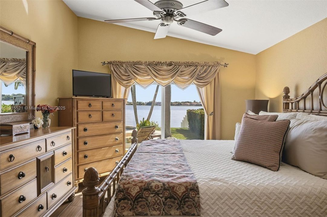 待售: $795,000 (3 贝兹, 2 浴室, 1648 平方英尺)