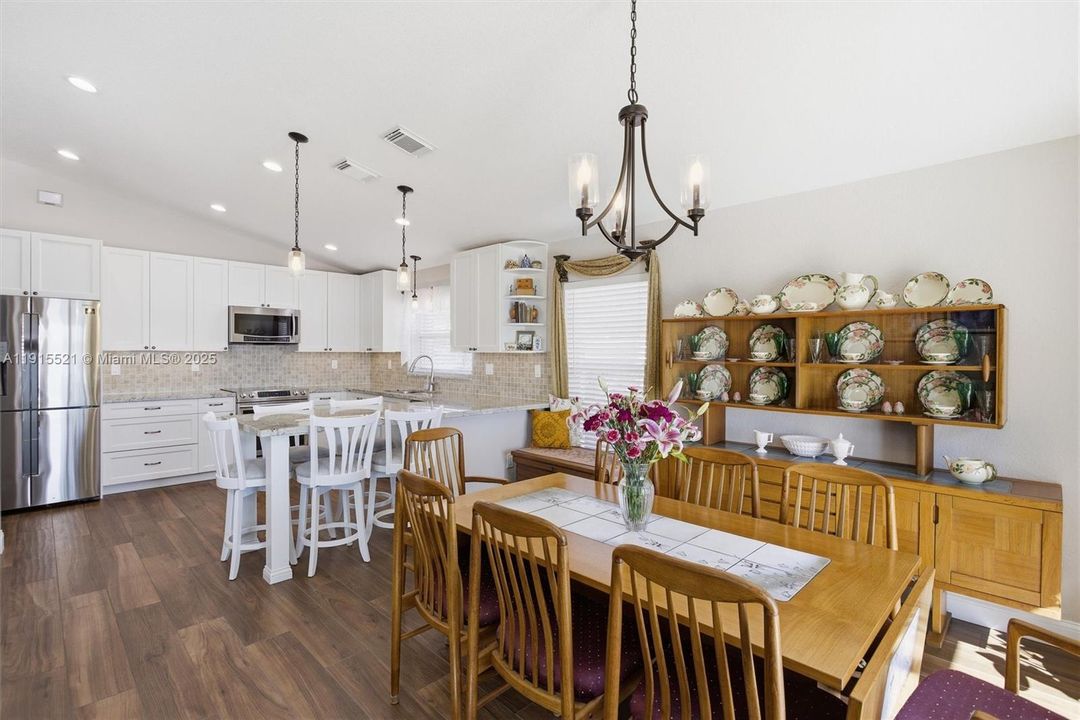 待售: $795,000 (3 贝兹, 2 浴室, 1648 平方英尺)