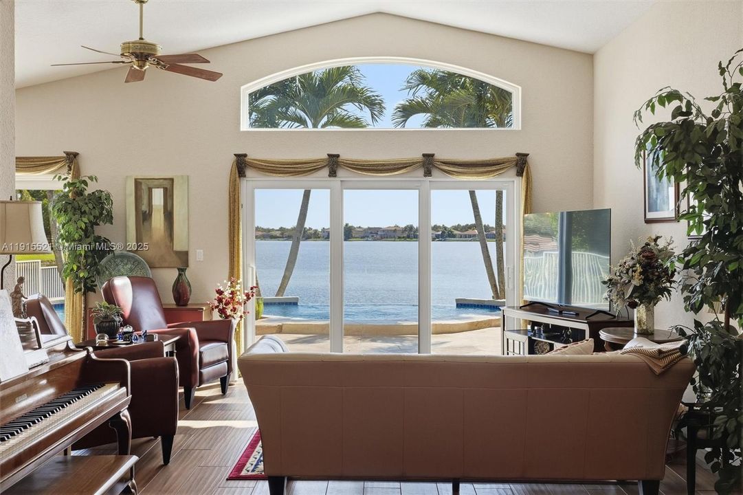 待售: $795,000 (3 贝兹, 2 浴室, 1648 平方英尺)