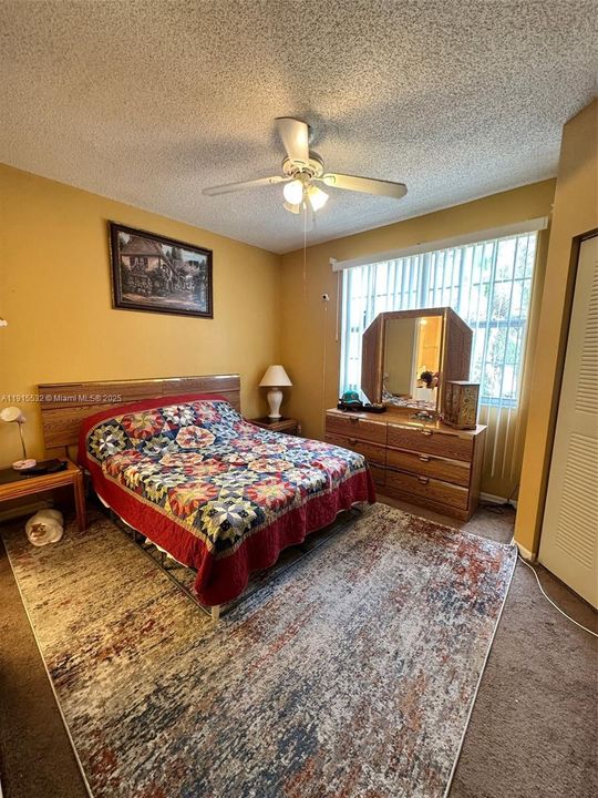 For Sale: $395,000 (2 beds, 1 baths, 969 Square Feet)