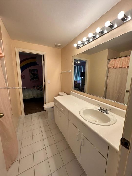 For Sale: $395,000 (2 beds, 1 baths, 969 Square Feet)