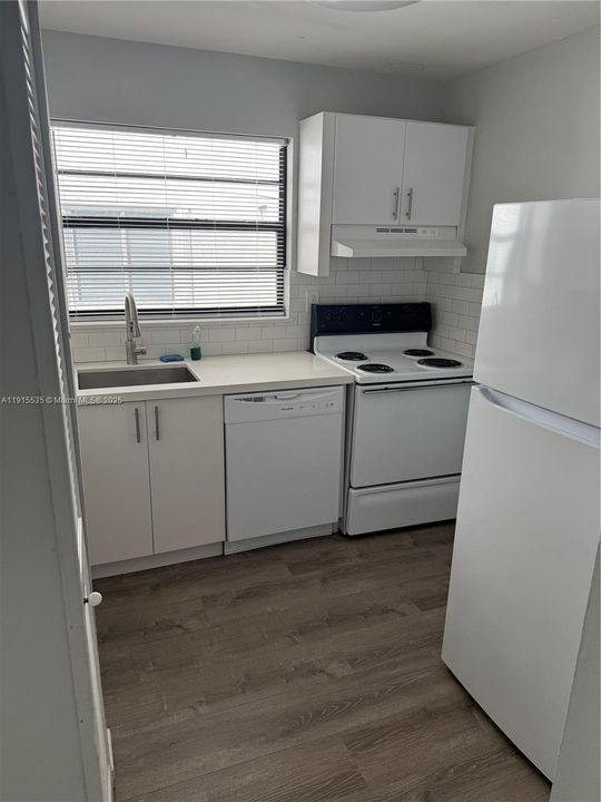 Active With Contract: $1,850 (1 beds, 1 baths, 582 Square Feet)