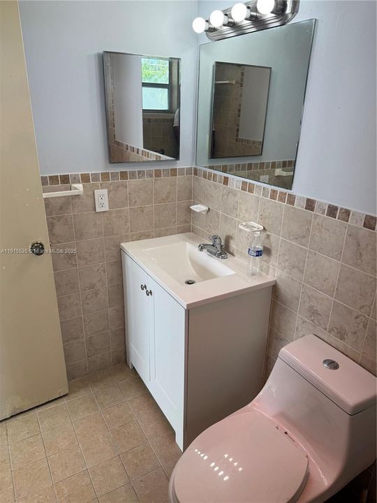 Master bedroom full bathroom