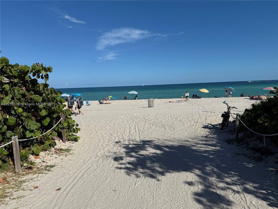 Active With Contract: $1,850 (1 beds, 1 baths, 582 Square Feet)