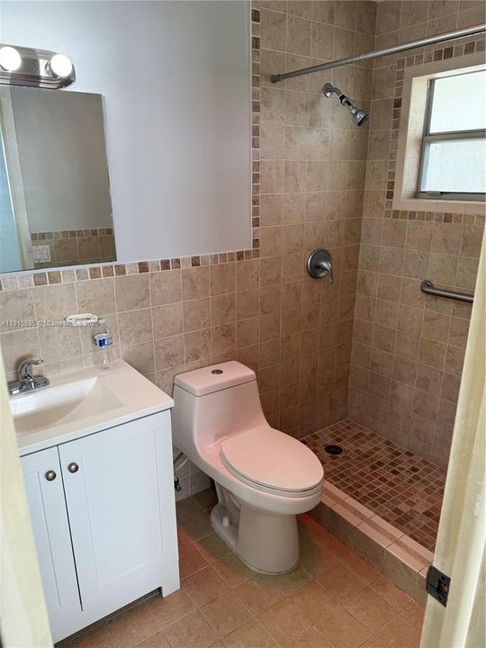 Master bedroom full bathroom