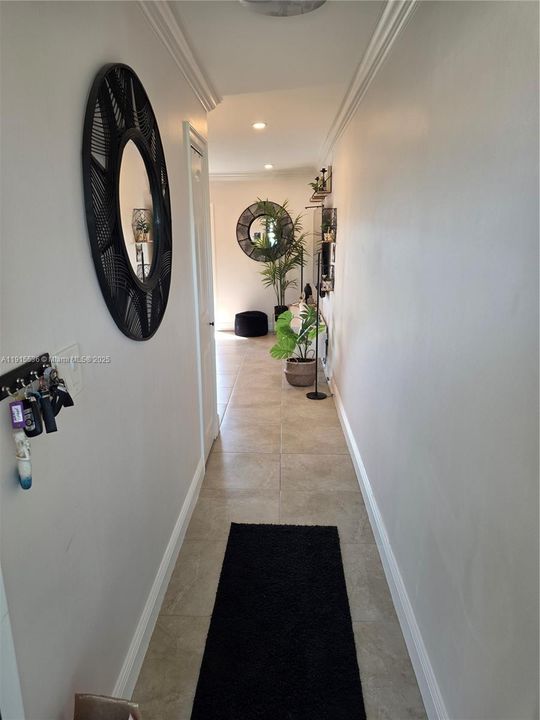 For Sale: $449,900 (2 beds, 1 baths, 824 Square Feet)