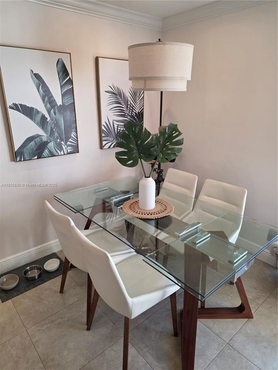 For Sale: $449,900 (2 beds, 1 baths, 824 Square Feet)