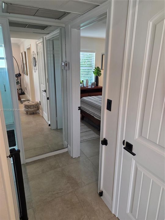 For Sale: $449,900 (2 beds, 1 baths, 824 Square Feet)