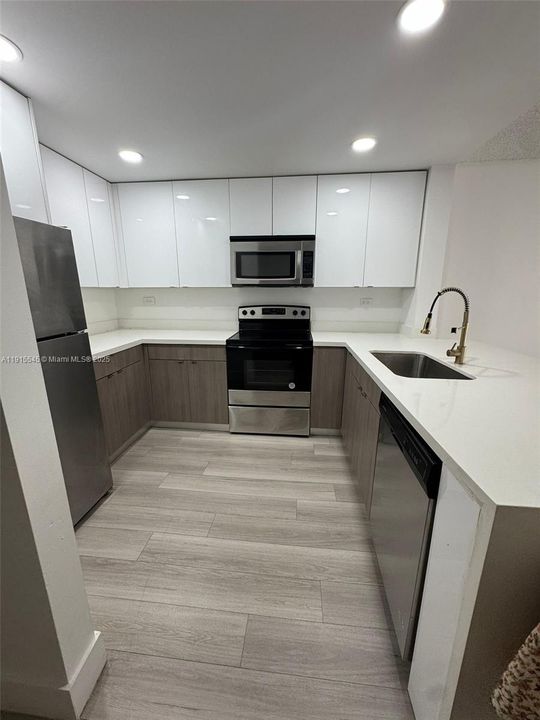 Activo con contrato: $1,980 (1 camas, 1 baños, 1100 Pies cuadrados)