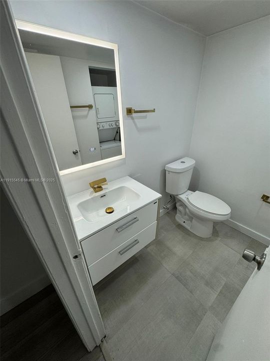 Activo con contrato: $1,980 (1 camas, 1 baños, 1100 Pies cuadrados)