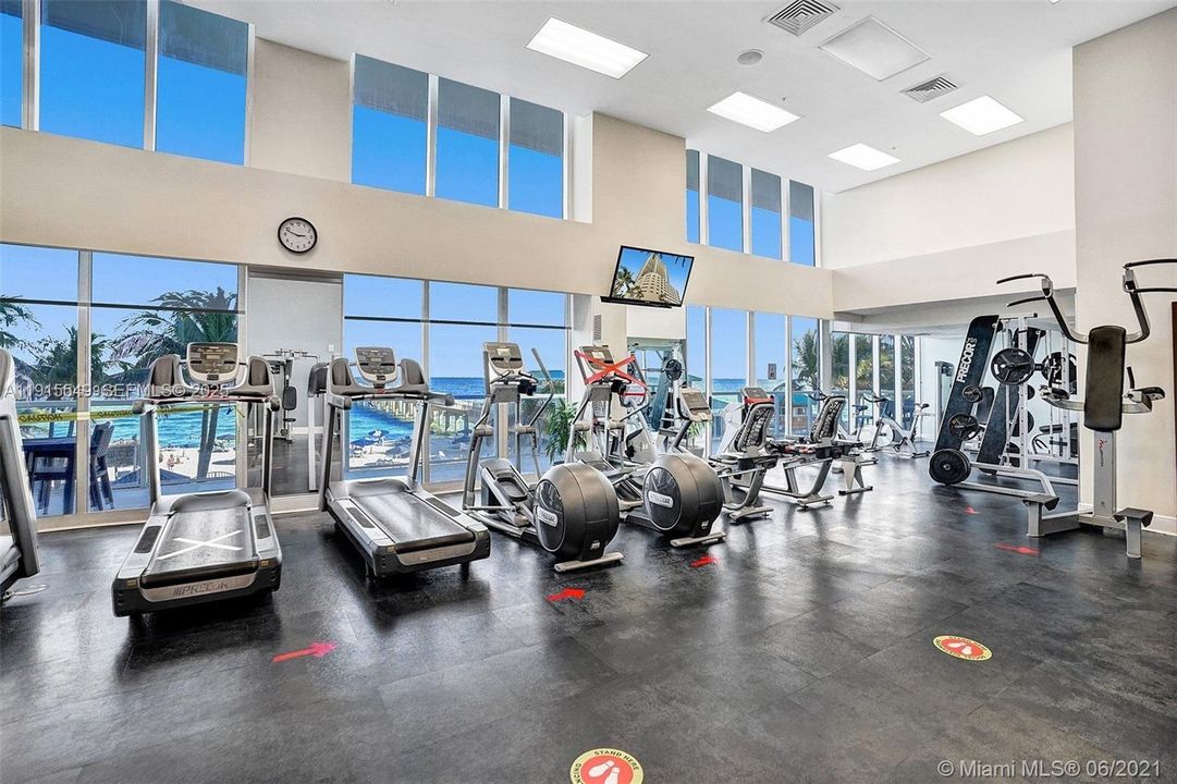 For Sale: $759,000 (1 beds, 1 baths, 1000 Square Feet)