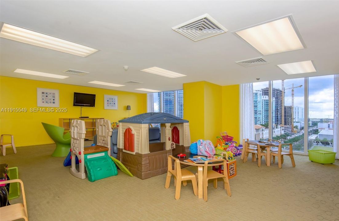 待售: $759,000 (1 贝兹, 1 浴室, 1000 平方英尺)