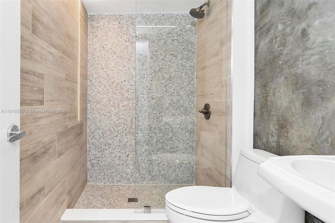 Недавно арендовано: $2,850 (2 спален, 2 ванн, 1219 Квадратных фут)