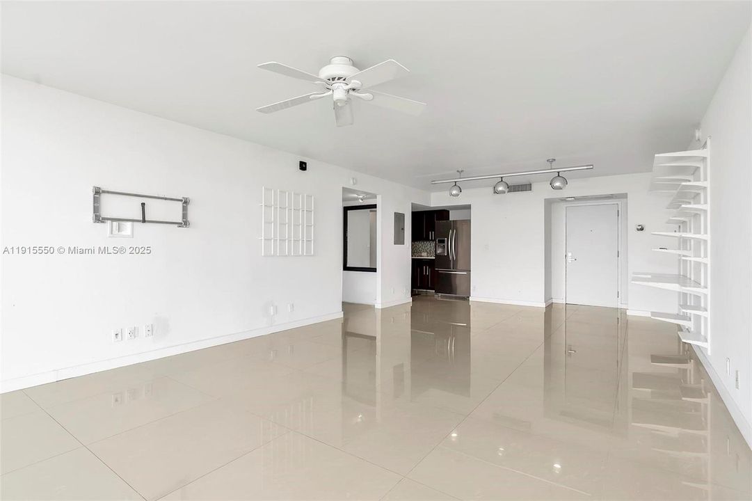 Недавно арендовано: $2,850 (2 спален, 2 ванн, 1219 Квадратных фут)