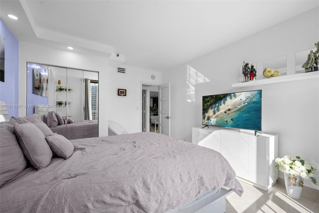 For Sale: $795,000 (2 beds, 2 baths, 1522 Square Feet)