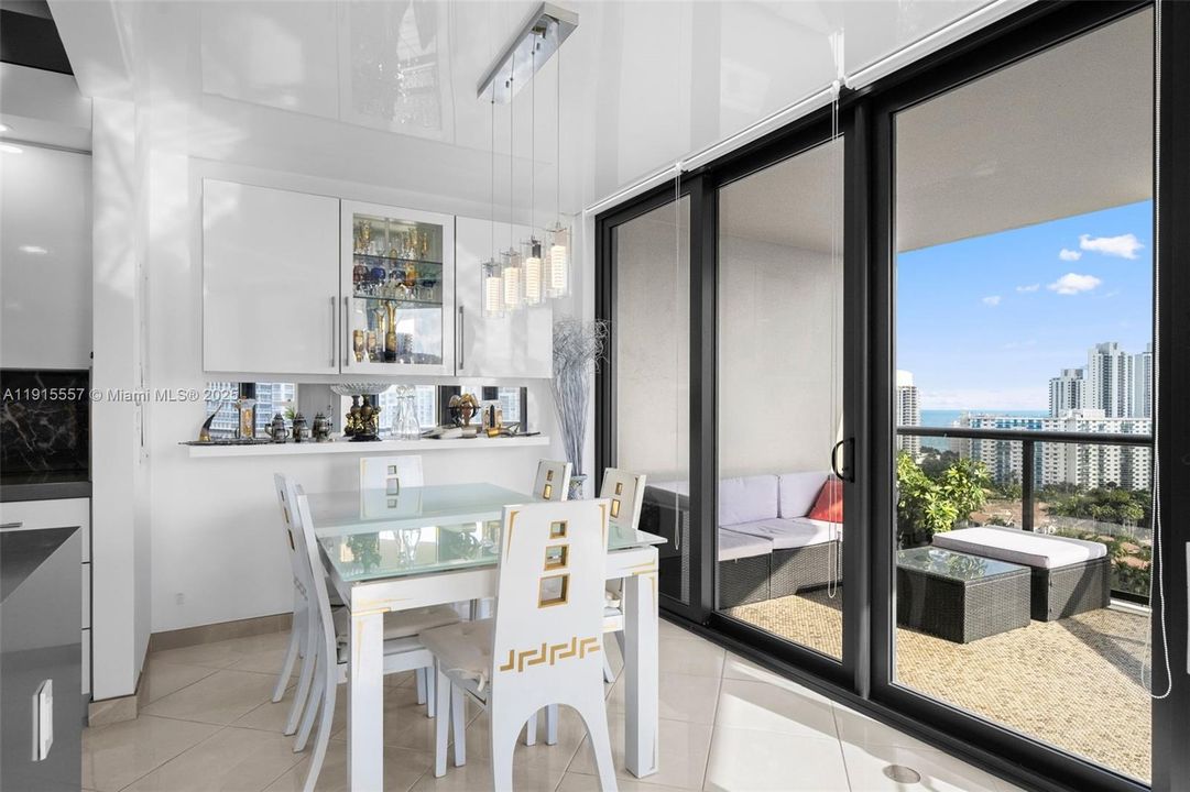 For Sale: $795,000 (2 beds, 2 baths, 1522 Square Feet)