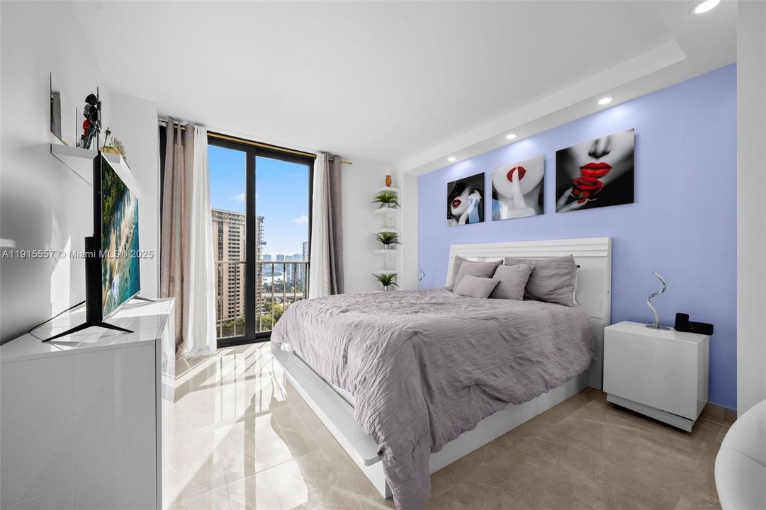 For Sale: $795,000 (2 beds, 2 baths, 1522 Square Feet)