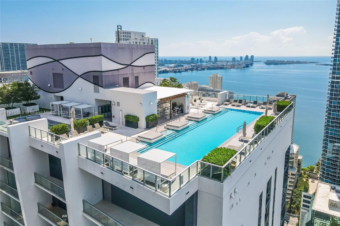 For Sale: $1,200,000 (2 beds, 3 baths, 1314 Square Feet)