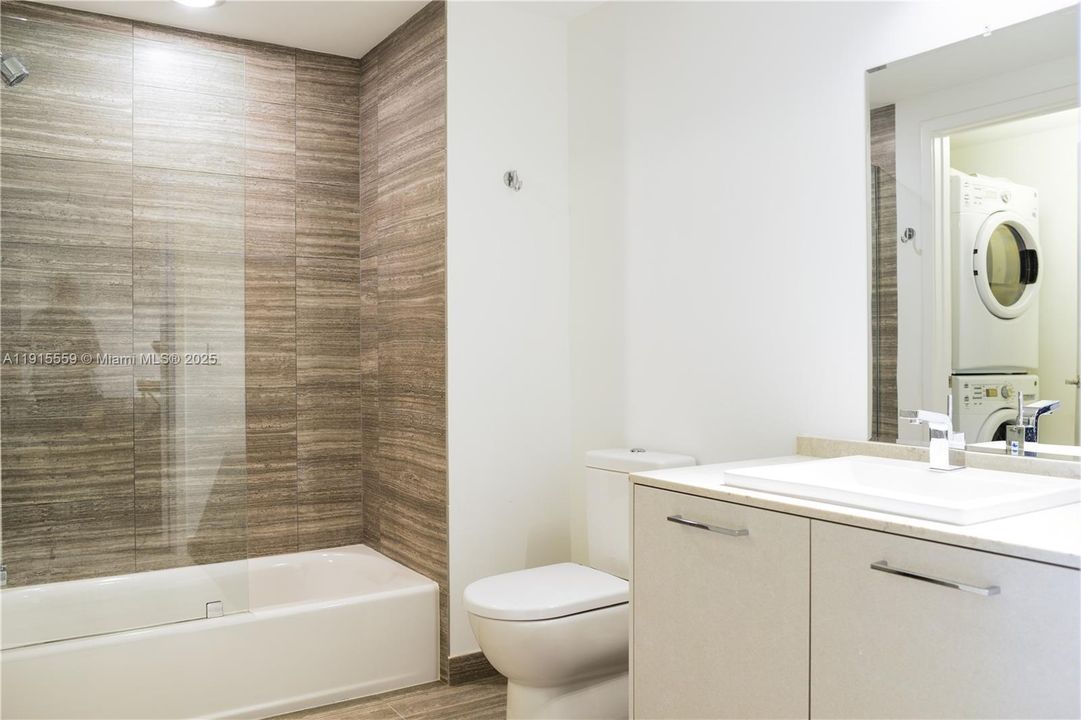 For Sale: $1,200,000 (2 beds, 3 baths, 1314 Square Feet)