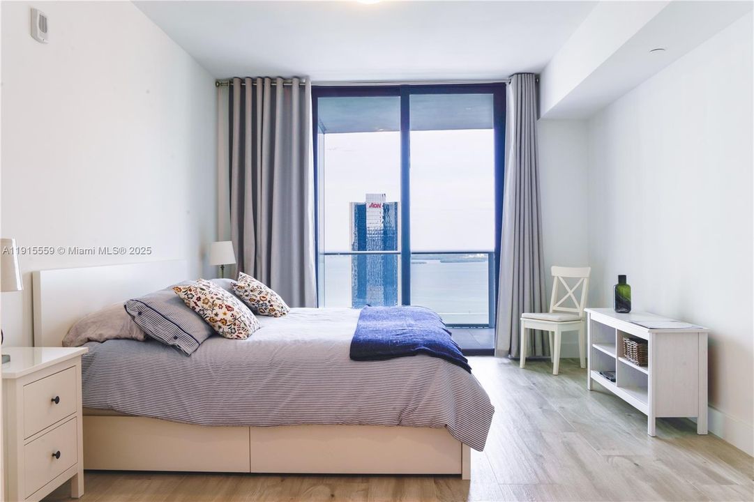 For Sale: $1,200,000 (2 beds, 3 baths, 1314 Square Feet)