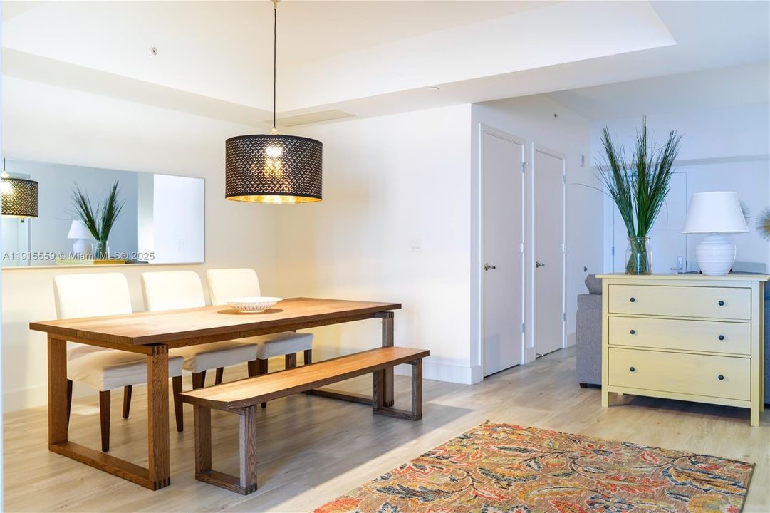 For Sale: $1,200,000 (2 beds, 3 baths, 1314 Square Feet)