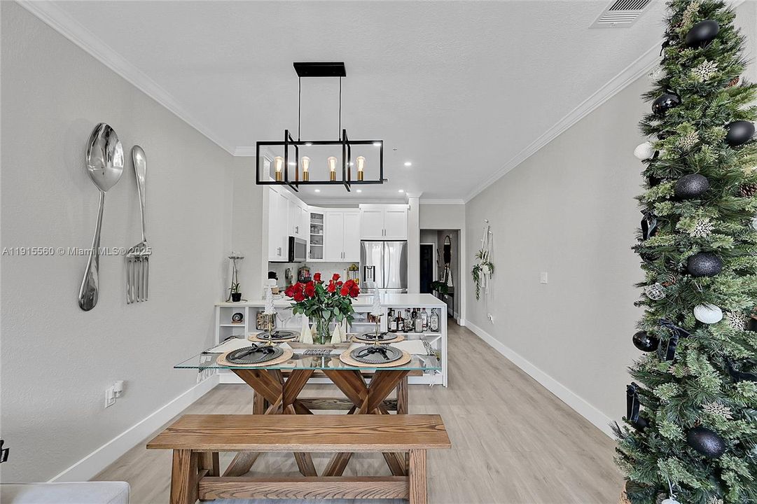 Activo con contrato: $320,000 (2 camas, 2 baños, 1030 Pies cuadrados)