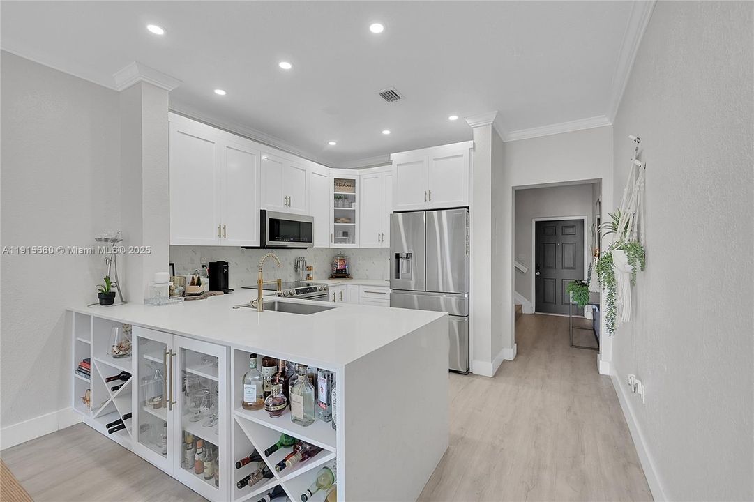 Activo con contrato: $320,000 (2 camas, 2 baños, 1030 Pies cuadrados)