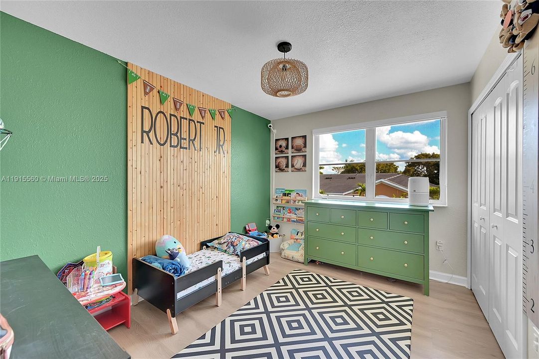 Activo con contrato: $320,000 (2 camas, 2 baños, 1030 Pies cuadrados)