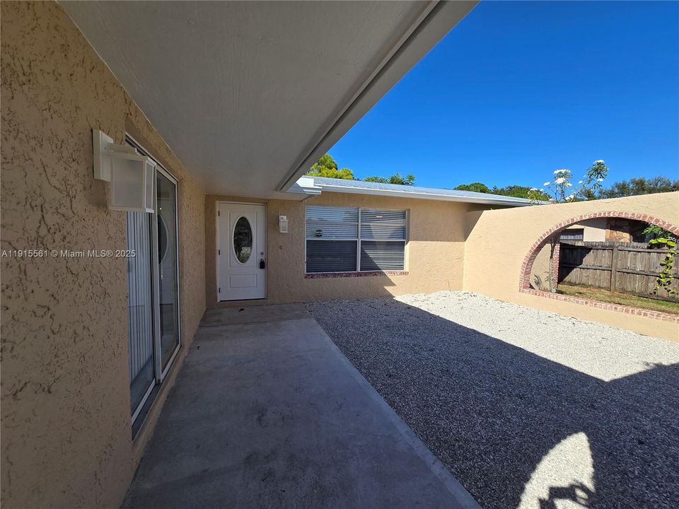 Недавно арендовано: $2,375 (4 спален, 2 ванн, 1576 Квадратных фут)